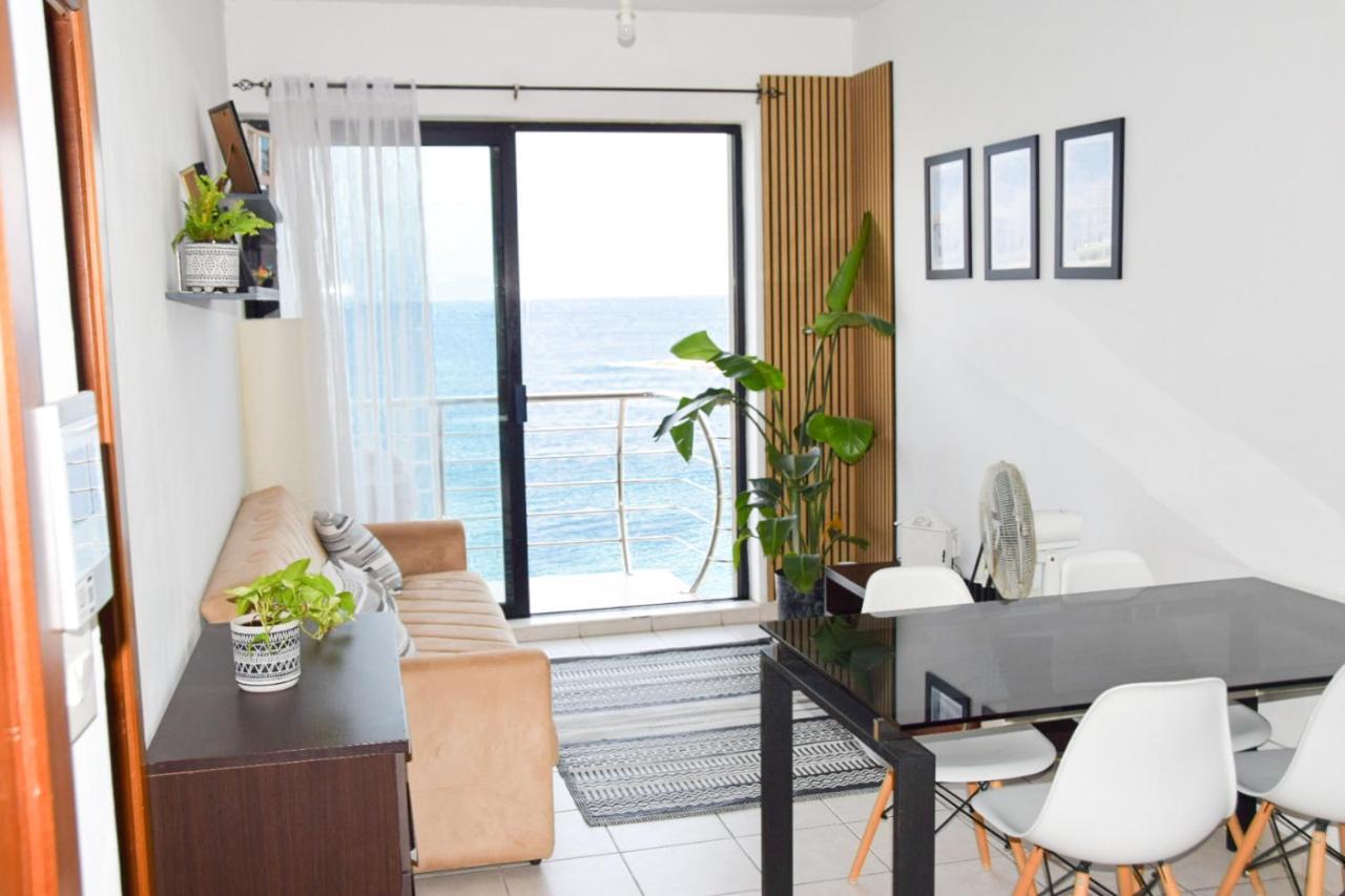 F8 1 Seaview Room, Living And Bathroom Shared , Stjulians Saint Julian's Bagian luar foto